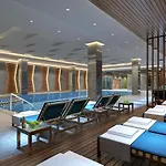 Moevenpick Airport 5*