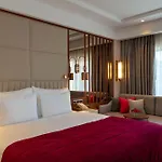 Hotel Moevenpick Airport 5*