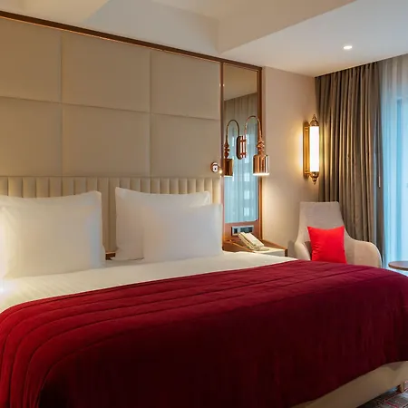 Moevenpick Airport 5*