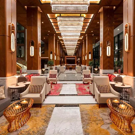 Ξενοδοχείο Moevenpick Airport 5*