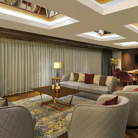 Ξενοδοχείο Moevenpick Airport 5*