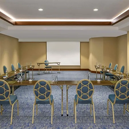 Moevenpick Airport 5*