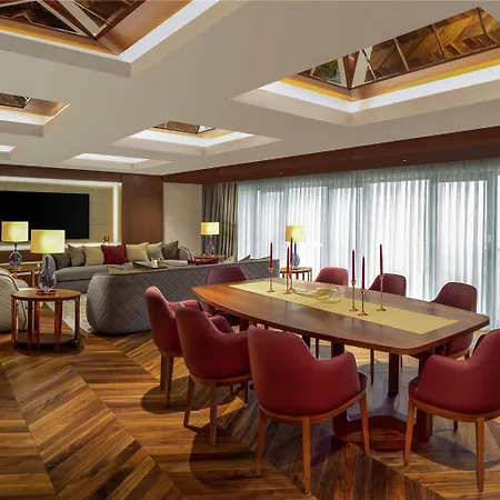 Moevenpick Airport 5*