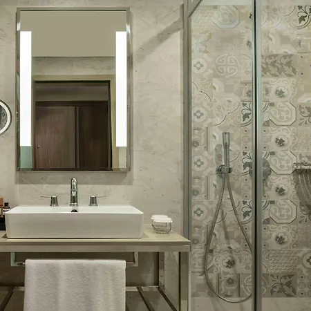 Mövenpick Airport 5* İstanbul