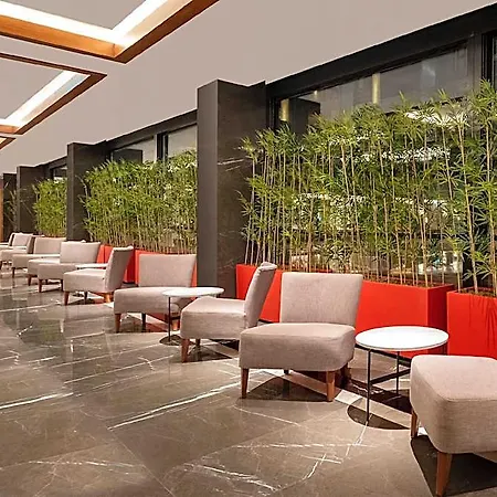 Moevenpick Airport Hotel 5*