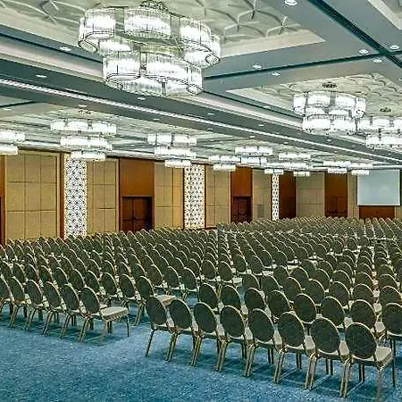 Moevenpick Airport Hotel 5*