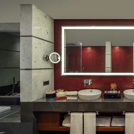 Moevenpick Airport Hotel