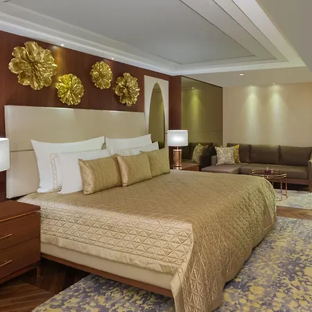 Moevenpick Airport 5*