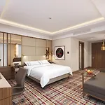 Szálloda Moevenpick Airport 5*