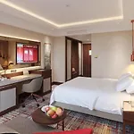 Moevenpick Airport Szálloda 5*